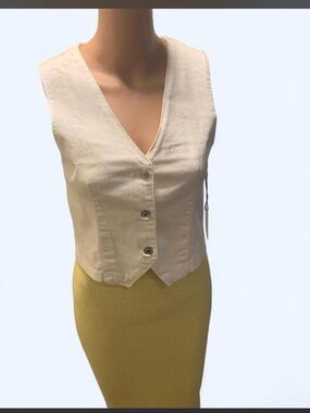 Denim white Button-Front Sleeveless Vest